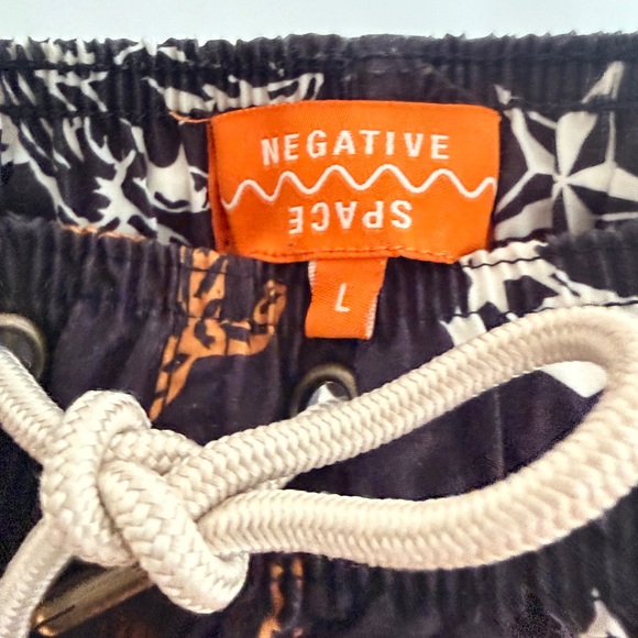 Negative Space Rodeo Print Flat Front Shorts Size L - Picture 3 of 3